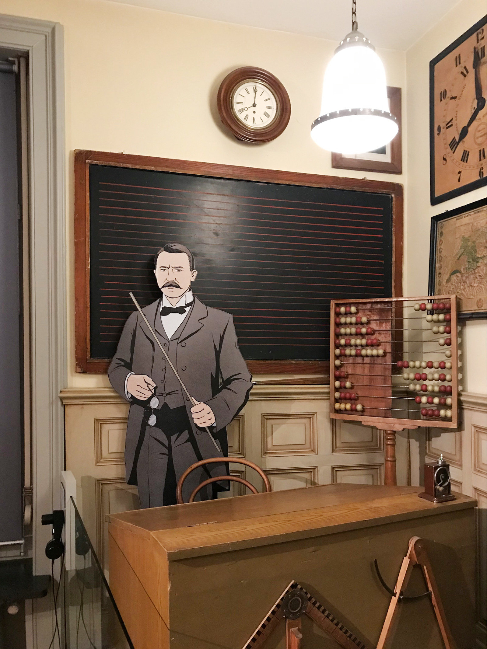 oculus-illustration-kindermuseum-figuren-comic-ausstellung-2